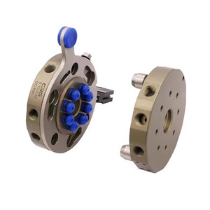 Dispositivo de Fijación Manual Quick Change QC90K de 15 kg para Brazo Robótico, con Discos de Sujeción y Pernos Azules, y Perilla de Ajuste - Product Image 1