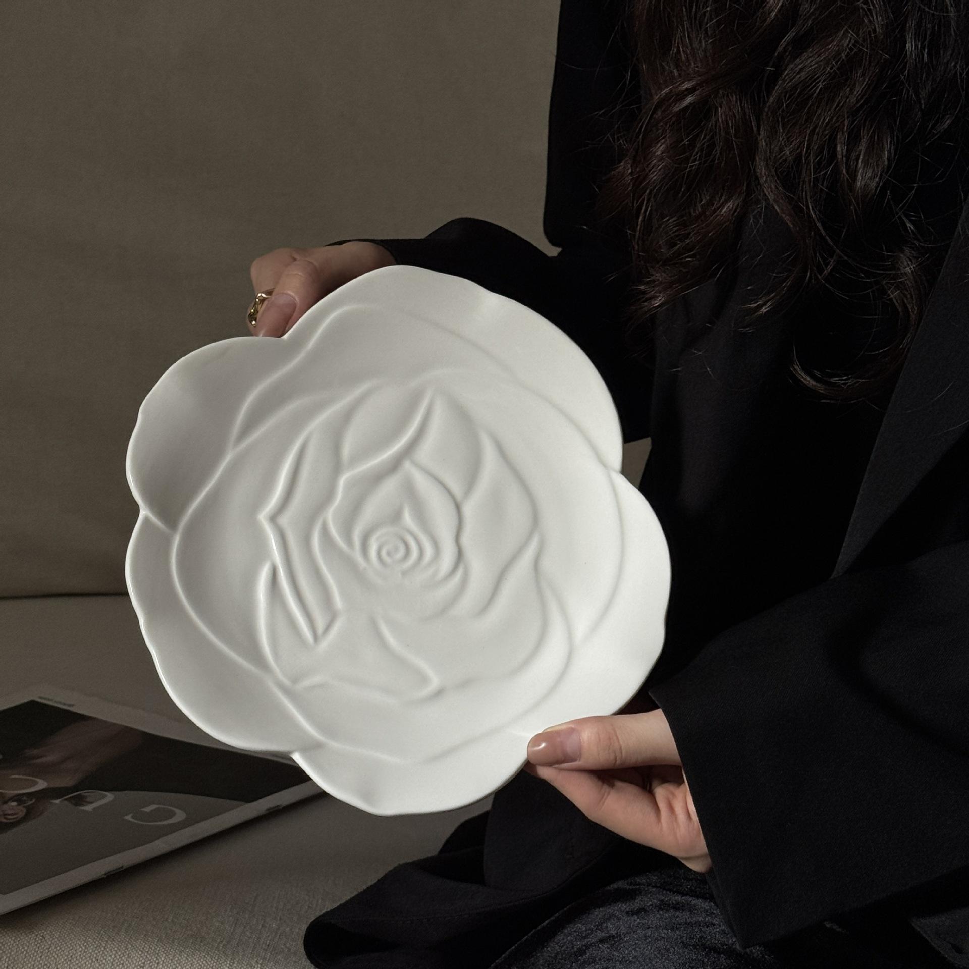 Rose plate, 8 inches