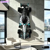 Sculpture de voiture de course F1 en fibre de verre, modèle de voiture de course, ornement mural tridimensionnel pour la décoration de villa, de galerie ou de club