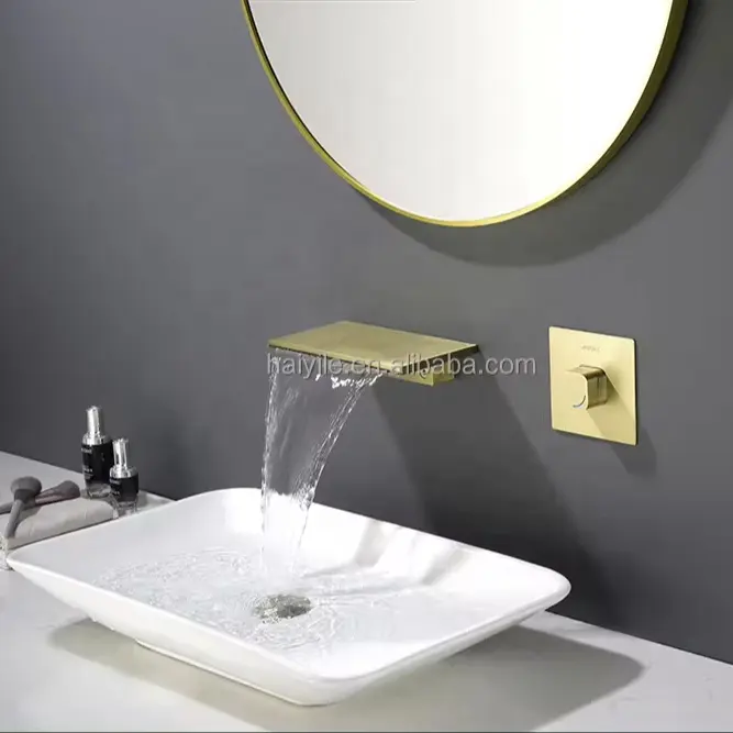 Un manico in ottone a Nickel spazzolato pistola grigio rubinetto vasca da bagno miscelatore rubinetti quadrato a cascata lavandino rubinetto