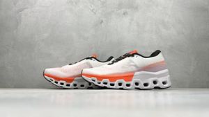 รองเท้ากีฬาแบบตาข่ายระบายอากาศสำหรับผู้ชายรุ่นใหม่ นั่นคือ รองเท้าลำลองที่สวมใส่สบายและใช้งานได้หลากหลาย เหมาะสำหรับการใช้งานกลางแจ้ง - Product Image 2