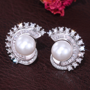 Pendientes de Perlas Geométricas Brillantes para Mujer, Joyería Elegante para la Oreja, Moda de Noche - Product Image 1