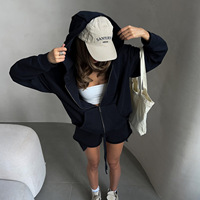 Ensemble deux pièces décontracté printemps pour femme : sweat à capuche brodé à manches longues et short de sport uni avec cordon de serrage