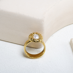 Anillo de Perlas de Acero Inoxidable Chapado en Oro de 18K, Estilo Vintage, Personalidad de Nicho, Joyería de Moda con Sensación de Alta Clase - Product Image 4