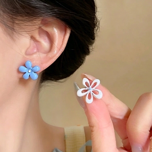 Summer Vacation Style Light Luxury Exquisite Flower <b>Stud</b> <b>Earrings</b> Temperamental Women's <b>Earrings</b> Fashion Jewelry Wholesale - Product Image 3