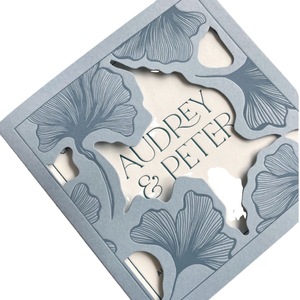 Ensemble <span class=keywords><strong>carte</strong></span> d'invitation <span class=keywords><strong>de</strong></span> mariage en papier blanc é<span class=keywords><strong>l</strong></span>égante personnalisée découpée au laser avec enveloppe en <span class=keywords><strong>relief</strong></span> bleu Floral Design - Product Image 5