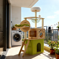 Arbre à chat multi-niveaux en bois avec capsule spatiale, lit transparent, nid rotatif pour chat et poteau à gratter en tissu Oxford pour plusieurs chats