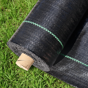 Fournisseur chinois CHAQ – Tapis <span class=keywords><strong>anti</strong></span>-mauvaises herbes écologique pour l'agriculture et l'aménagement paysager, <span class=keywords><strong>géotextile</strong></span> tissé en PP, <span class=keywords><strong>anti</strong></span>-vieillissement, noir, 100 m, 70-200 g/m² - Product Image 1