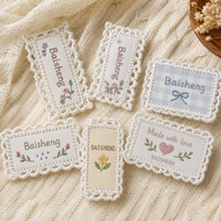 Étiquette tissée rectangulaire à coudre pour vêtement, avec logo personnalisé, bordure décorative en dentelle, motif floral multicolore, pour marque textile