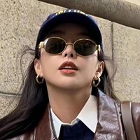 Vente en gros de lunettes de soleil tendance rétro unisexes personnalisées avec des verres HD, lunettes de soleil vintage à monture ovale en métal doré, lunettes de soleil de luxe