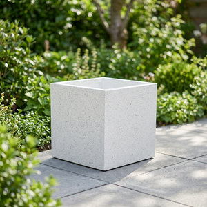 Ensemble de 3 pots à fleurs modernes en terrazzo blanc, ciment léger et béton, design conique personnalisé, écologiques et durables pour la maison - Product Image 3