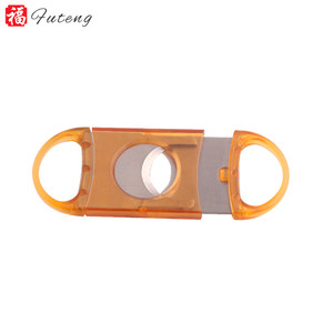 Yiwu Futeng-Tijeras <span class=keywords><strong>de</strong></span> plástico para cigarros, <span class=keywords><strong>cortador</strong></span> portátil colorido personalizable, <span class=keywords><strong>precio</strong></span> barato - Product Image 2