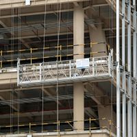 Plateforme suspendue pour l'entretien des bâtiments et le nettoyage des fenêtres, équipement d'accès pour travaux en hauteur