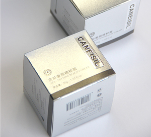 High-End personalizzabile in cartone bianco scatola <span class=keywords><strong>di</strong></span> imballaggio a tutta pagina Logo in rilievo a caldo timbratura coperchio forma inferiore per crema per il viso - Product Image 1