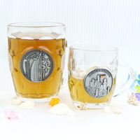 Fournisseur de souvenirs personnalisés, logo gravé sur métal, souvenir de Dubaï, chopes à bière en verre avec poignée
