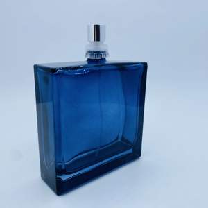 Pot en verre de luxe de 120 ml avec finition givrée bleue et bouchon en plastique noir pour la distribution de parfums dans les soins personnels - Product Image 4