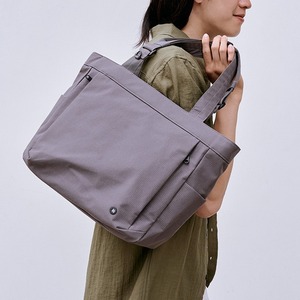 Sac fourre-tout en polyester avec poche arrière cachée KEIRYO LightFlow Simple M 34x30cm pour femme en stock Taïwan - Product Image 1
