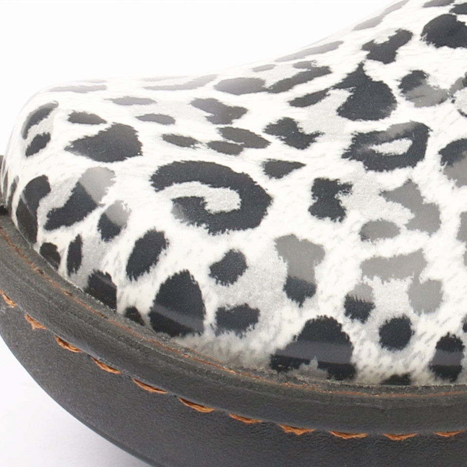 #57-BLACK LEOPARD(MOQ 2 pairs)