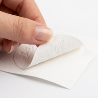 Autocollants ronds personnalisés en papier coton blanc, étiquettes florales gaufrées à sec, fabrication OEM, vente en gros, faible MOQ