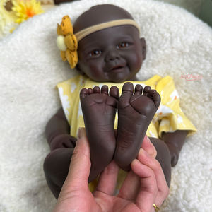 Realistische 17 Zoll schwarze Haut Baby Girl <span class=keywords><strong>Dolls</strong></span> Custom ized <span class=keywords><strong>Black</strong></span> Reborn Baby <span class=keywords><strong>Dolls</strong></span> Schwarzes Mädchen Silikon puppe - Product Image 2