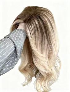 Perruque Lace Front Ondulée Ombrée Brun au <span class=keywords><strong>Blond</strong></span> Platine, Perruque <span class=keywords><strong>Mi</strong></span>-Longue à l'Aspect Naturel pour <span class=keywords><strong>Femme</strong></span> - Product Image 4