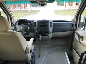 Customized 17-Seater Luxury Sprinter Minibus Coaches Mini <strong>Bus</strong> Van for Sale Euro 4 Emission Diesel Manual Transmission - Product Image 6