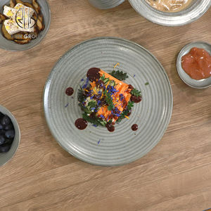 Assiettes en céramique texturée grises, <span class=keywords><strong>vaisselle</strong></span> polyvalente pour restaurant, service de salades, événements de restauration et présentation artistique des aliments - Product Image 3