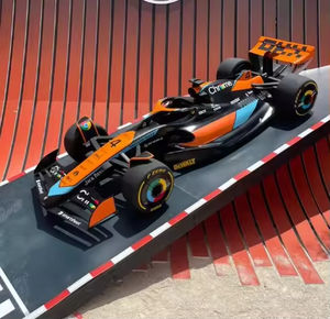 Sculpture de course de simulation personnalisée sculpture d'ameublement de centre commercial - Product Image 1