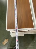 Panel de techo de PVC moldeado personalizado, tableros de vinilo, azulejos de Pakistán para el hogar, rectángulo moderno, impermeable e ignífugo, precio de fábrica