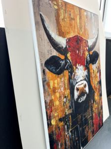 Pintura al óleo de toro texturizada pintada a mano. Esta obra de arte mural es 100% pintada a mano por artistas profesionales. - Product Image 2