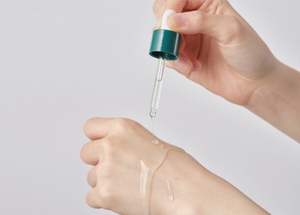 Ampolla Calmante de Cica con Extracto de Pino de Round Lab, 30 ml, Suero Facial con Centella Asiática, Antialérgico, para Uso Doméstico - Product Image 3