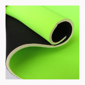 Hoja de neopreno SBR blanca 1,5mm-2,5mm de espesor Neopreno 1mm Tejido de poliéster recubierto Bajo estiramiento - Product Image 2
