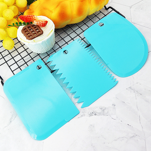 Set di Raschietti <span class=keywords><strong>per</strong></span> Decorazione Torte con Denti Lunghi, Taglierina <span class=keywords><strong>per</strong></span> Impasto, Spatola Lisciante, Utensili <span class=keywords><strong>per</strong></span> Pasticceria e Glassatura - Product Image 5