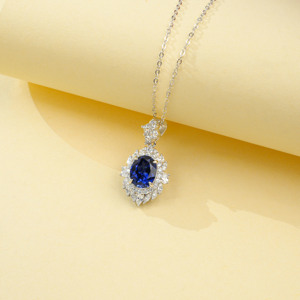 Collar con Colgante de Zafiro de Laboratorio en Plata de Ley 925 con Brillantes Detalles de Diamantes para Bodas y Uso Diario - Product Image 4
