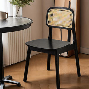 Chaise en rotin rétro Kaman avec dossier en bois massif, idéale pour restaurant, salon de thé, gîte ou usage de loisirs - Product Image 3