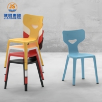 Chaises d'école modernes et confortables en plastique avec structure en acier pour les cafétérias scolaires, les salles de classe, les espaces publics - Mobilier commercial