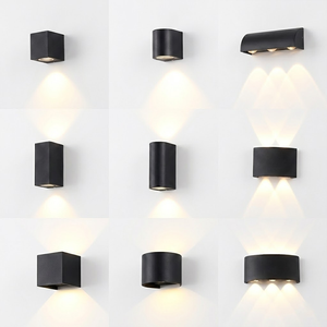 Lampada da Parete a LED Quadrata di Lusso Moderna a Doppia Emissione Impermeabile da Esterno per Giardino Soggiorno Arredo Casa - Product Image 1