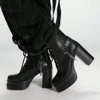 Bottines à plateforme noires pour femmes, style gothique punk, talon bloc épais, lacets, décoration chaîne métallique, mode Y2K, chaussures pour femmes