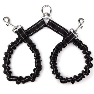 Laisse double d'entraînement à la marche pour chien Confortable Absorbant les chocs Laisse élastique réfléchissante Zero Tangle Two Dogs Leash Black - Product Image 1