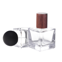 Vente directe usine – Flacons de parfum carrés en verre très demandés, 30ML, 50ML, 100ML, avec bouchon en bois et pulvérisateur à pompe