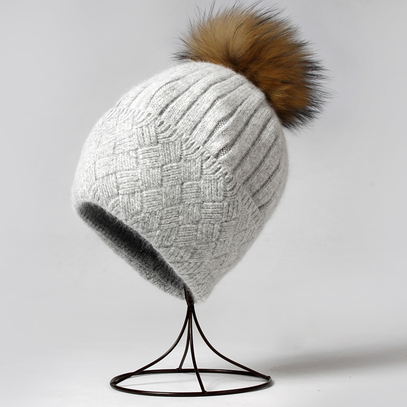 Gris pierre avec pompon