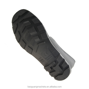 أحذية مطر شبكية من المطاط والبلاستيك خفيفة الوزن مقاومة للماء للشتاء للبالغين باللون الأسود - Product Image 3