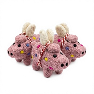 Best Himalaya Handmade Eco-Friendly <b>Felt</b> Wool Pig Ornament White Pink Polka Dot Traditional Style Christmas Indoor Wall Hanging - Product Image 1