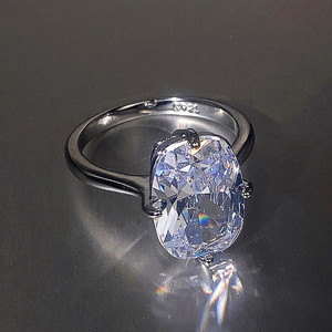 Anello di fidanzamento da donna in oro bianco naturale con diamante taglio cuscino F1322 colore D - Product Image 5