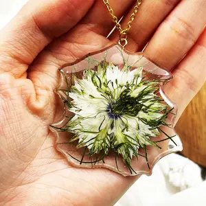 Women Jewelry Vintage Epoxy Ornament Real Dry Flower Design Pendant Resin Necklace