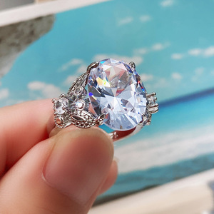 Anello Grande con Design a Farfalla Ovale, Anello Semplice da Dito per Donne - Product Image 4