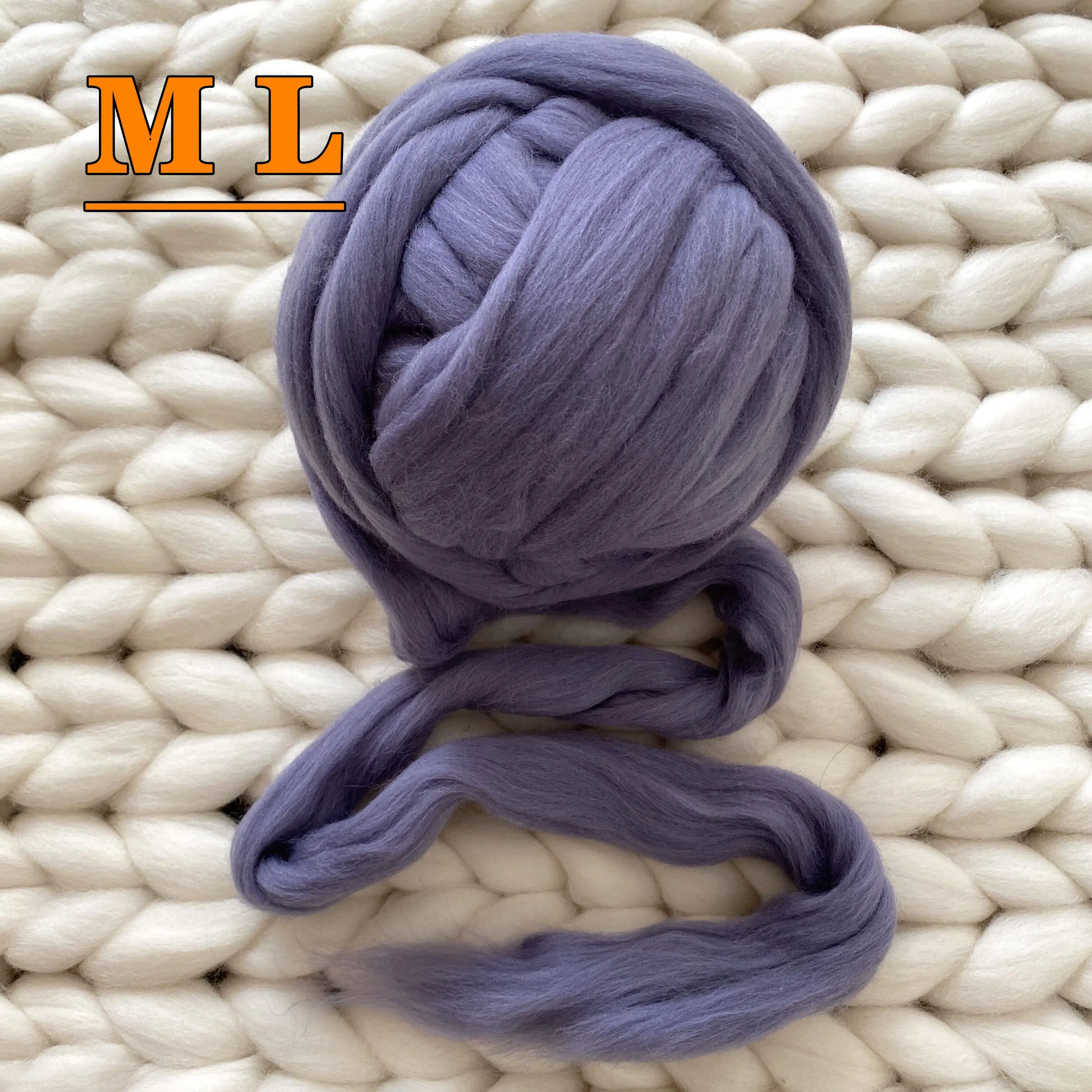 Factory Price 100% Australian Merino Wool Roving Top Thick Yarn Dark Gray Color