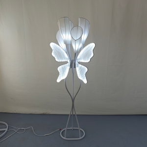Nouvelle conception de <span class=keywords><strong>lampe</strong></span> LED pour allée à 5 têtes de lys calla et <span class=keywords><strong>papillon</strong></span>, <span class=keywords><strong>lampe</strong></span> créative pour chemin de scène, pour la décoration de mariage et de fête, durable - Product Image 1