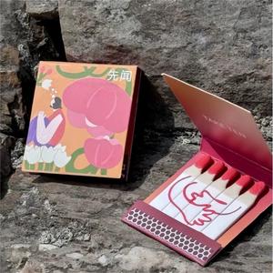 Cajas de cerillas personalizadas con diseño de logotipo, cerillas en caja con cabezas blancas, impermeables y resistentes al viento, estilo moderno para uso doméstico. - Product Image 6