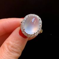 Bague Tendance et Élégante pour Femme, Sertie Halo, Bijou de Bal, en Agate de Calcédoine Naturelle Blanc Glace de Haute Qualité, Forme Œuf de Pigeon